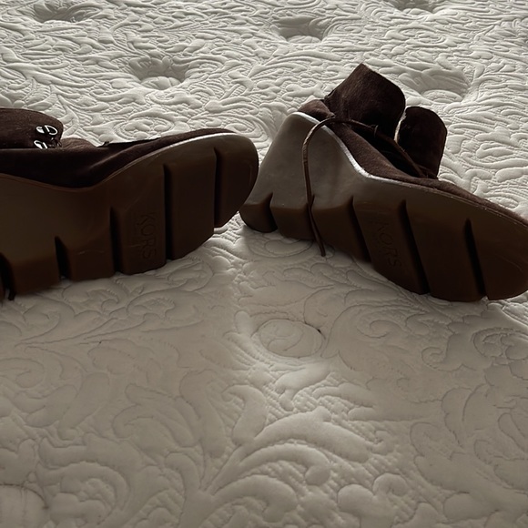 Michael Kors wedge boots with fur on inside - Picture 3 of 6